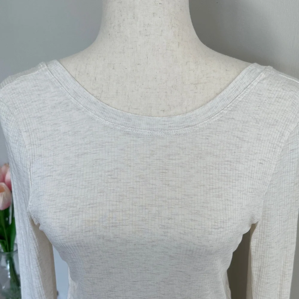 *NWT* Aerie Offline - Cream Long Sleeve Ribbed Back Scoop Neck Tee - Picture 4 of 6